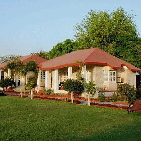 Tiger Den Resort Khilchīpur 外观 照片