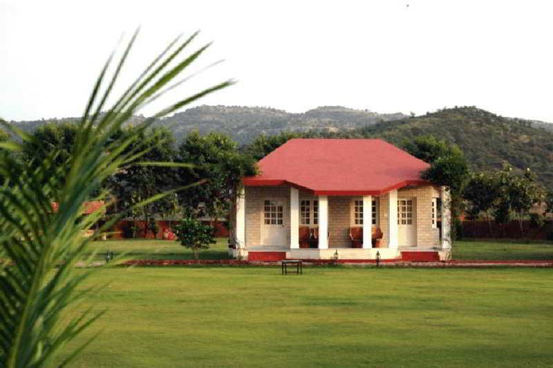 Tiger Den Resort Khilchīpur 外观 照片